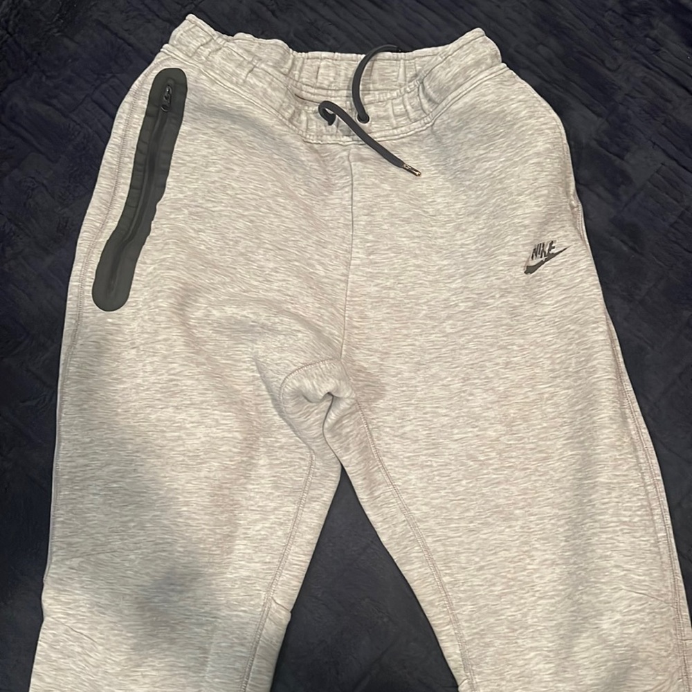 Nike Sportswear Tech Fleece Joggers Boys XL Grey